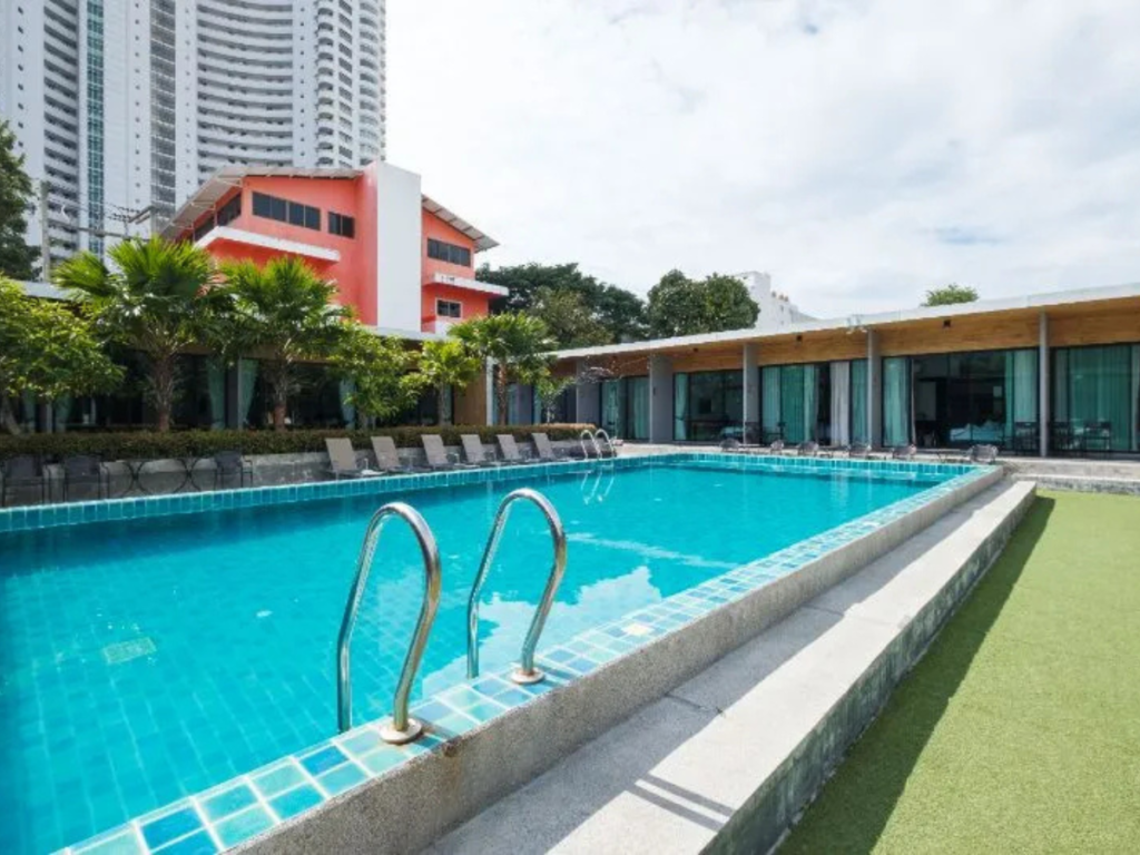 new windsor custom pool builders